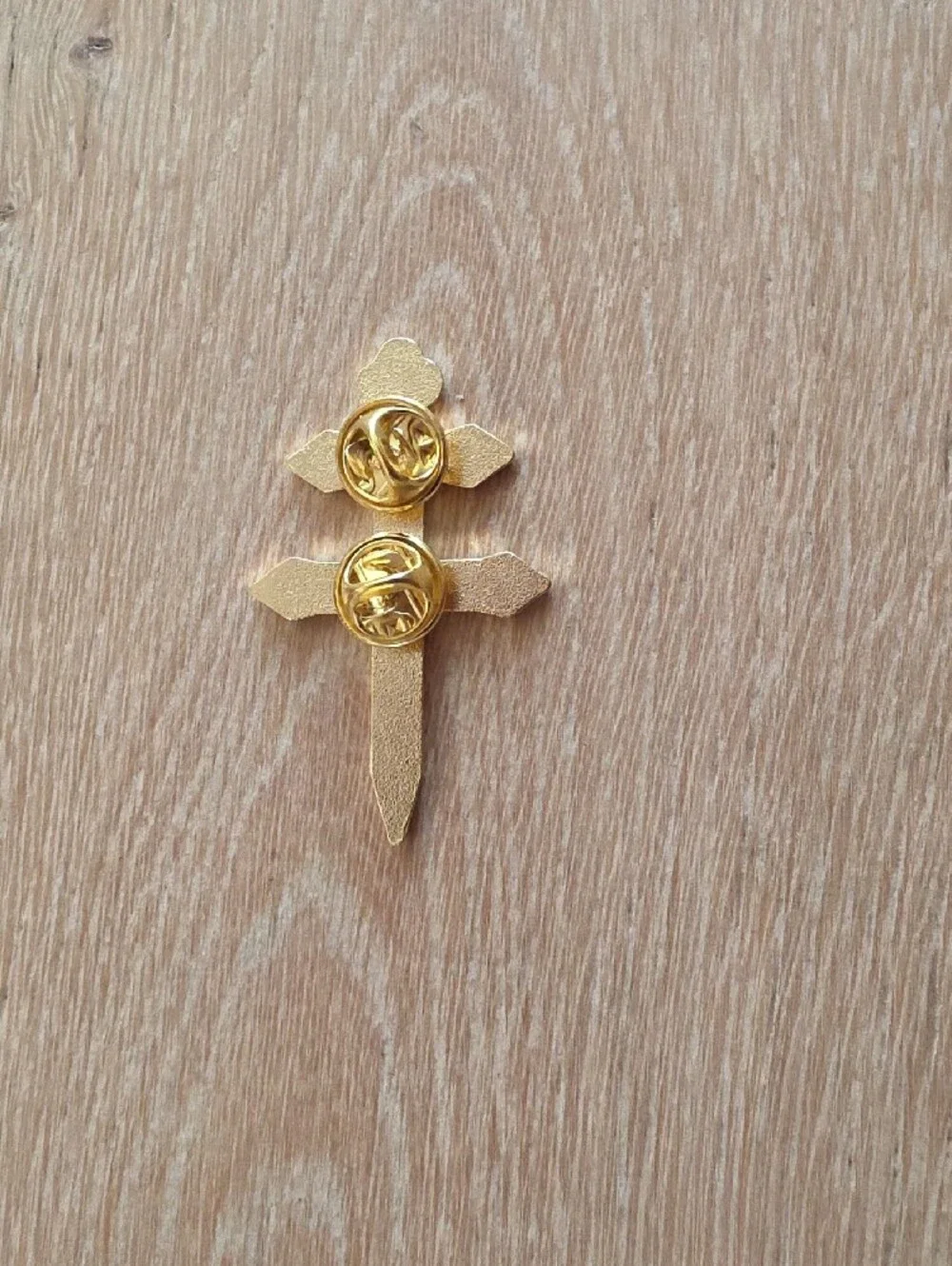 Dusse Pin